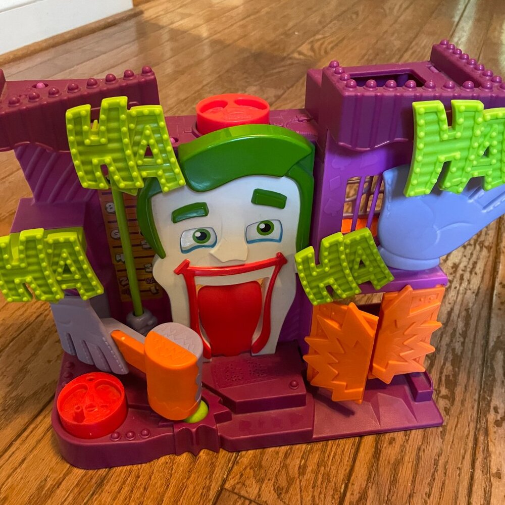 Fisher Price DC Comics Imaginext Playsets 2007 Batcave & 2009 Jokers Fun House - Picture 2 of 6